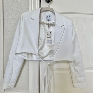 Brand new Zara blazer with tags. Size: medium. Color: White